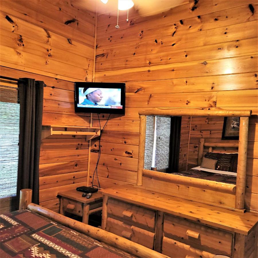 Skinny Dippin'-River Front- Free Tickets-Dog Friendly-Sleeps 6 بيدجن فورج المظهر الخارجي الصورة