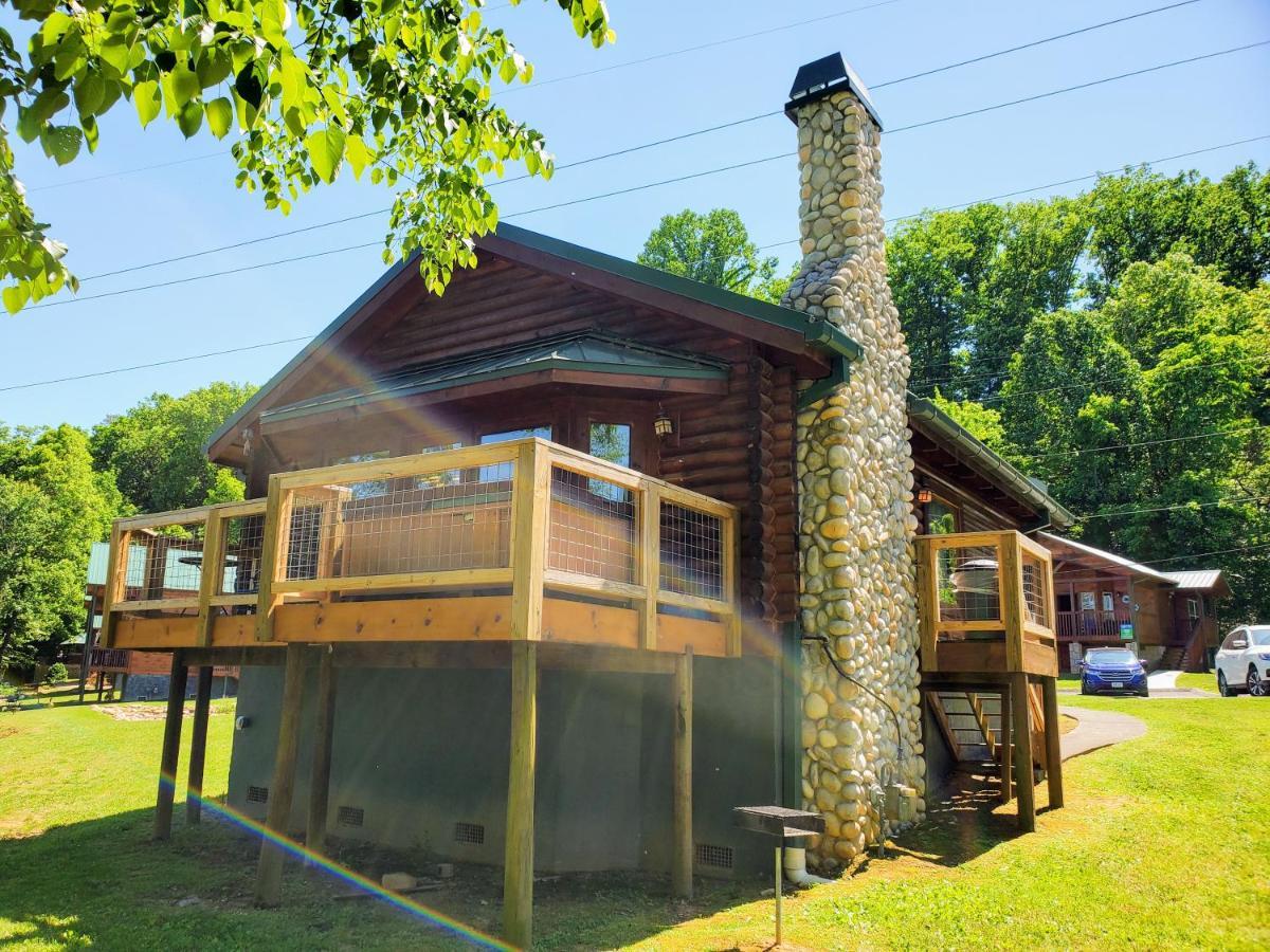 Skinny Dippin'-River Front- Free Tickets-Dog Friendly-Sleeps 6 بيدجن فورج المظهر الخارجي الصورة