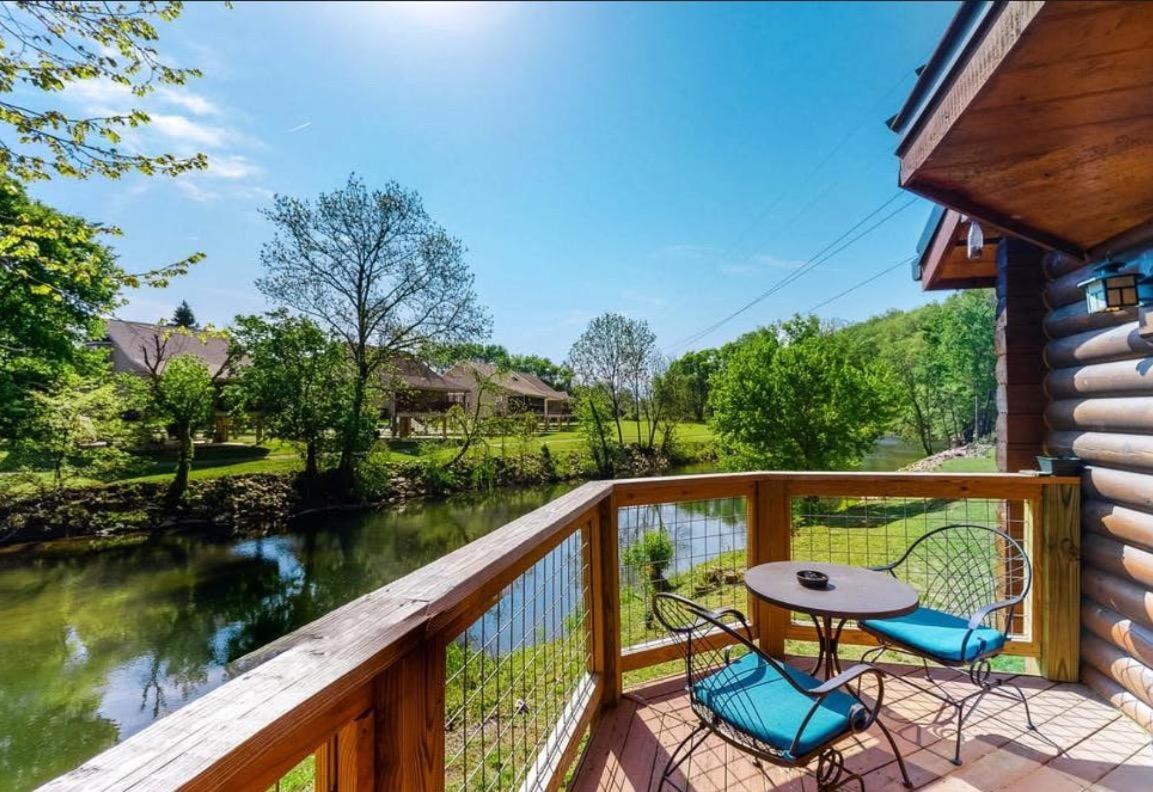 Skinny Dippin'-River Front- Free Tickets-Dog Friendly-Sleeps 6 بيدجن فورج المظهر الخارجي الصورة